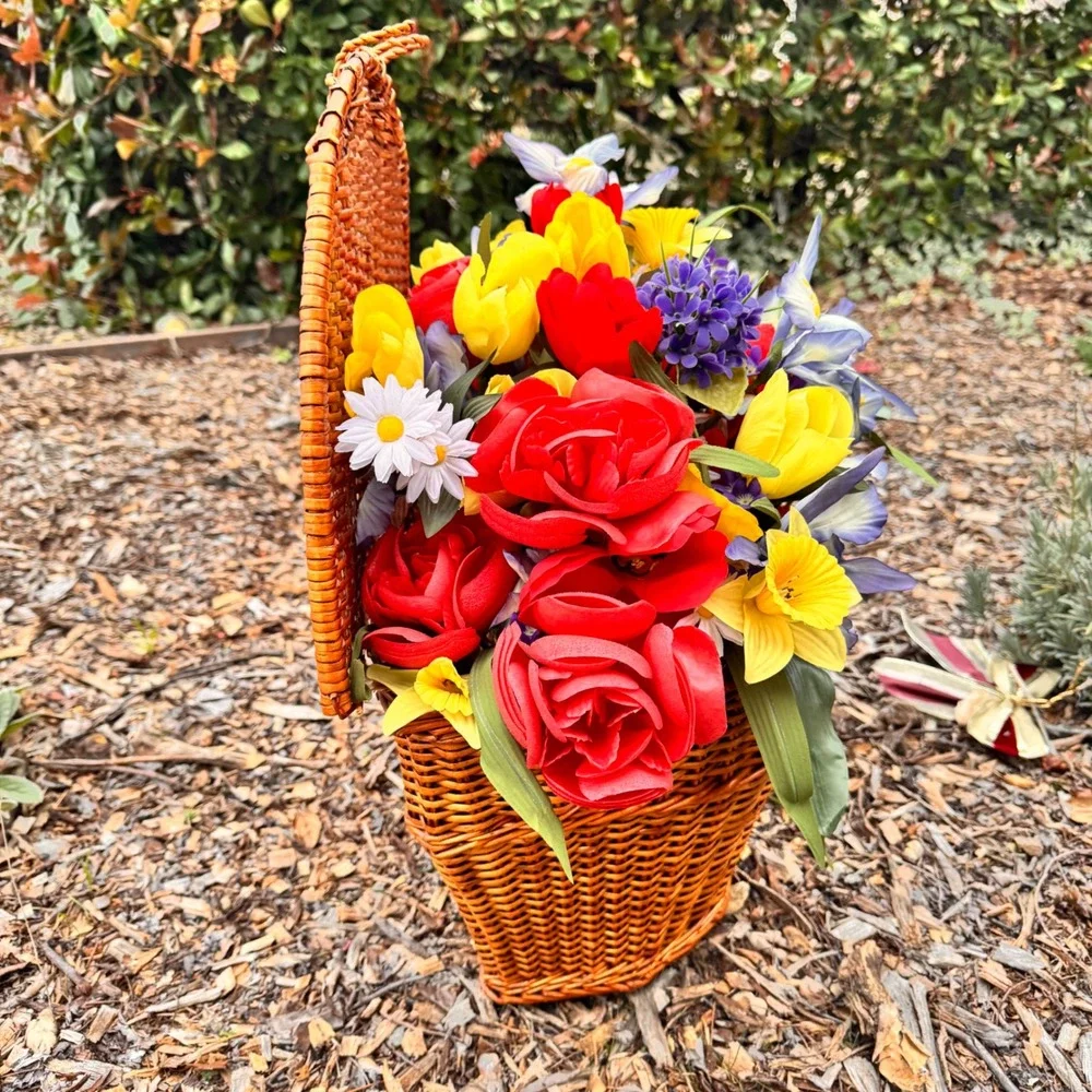 Handcrafted Woven Picnic Basket Artificial Silk Flower Arrangement Decor Accent‎